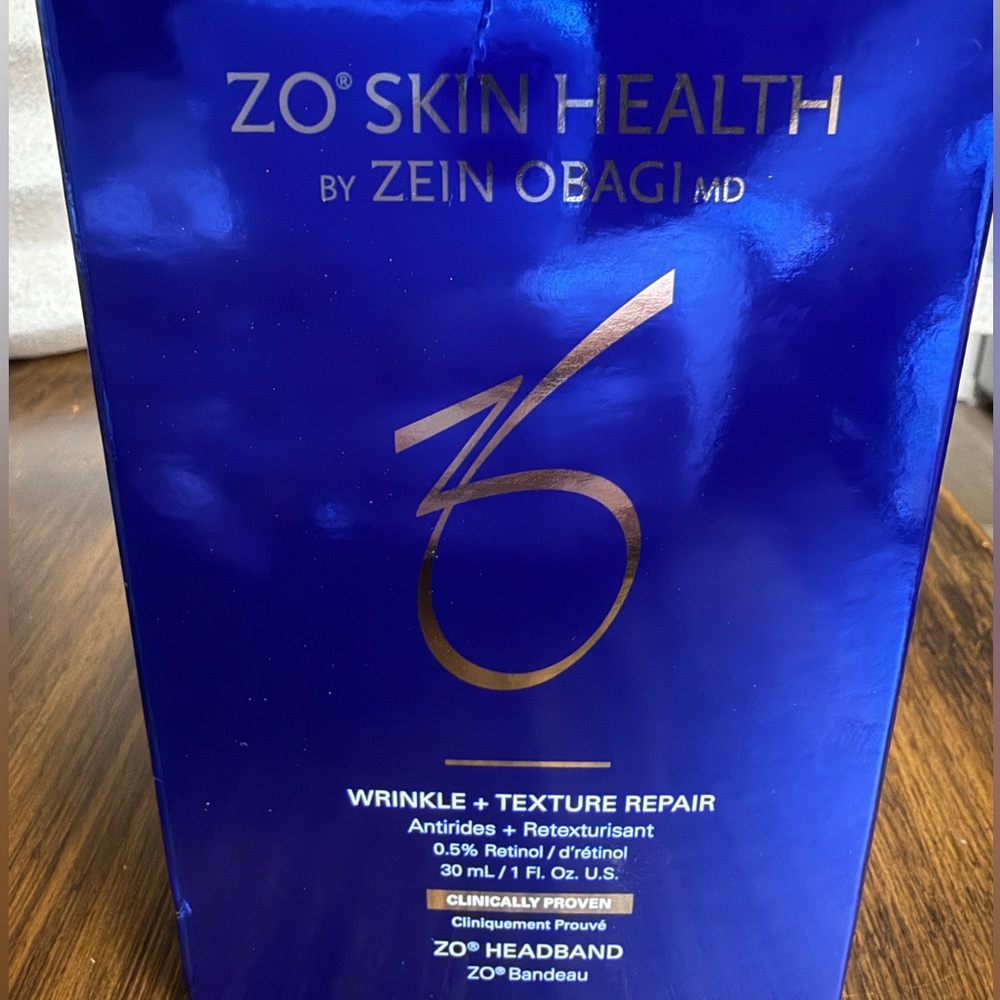 ZO Skin Health Wrinkle + Texture Repair Retinol 0.5% 30 mL + ZO Headband